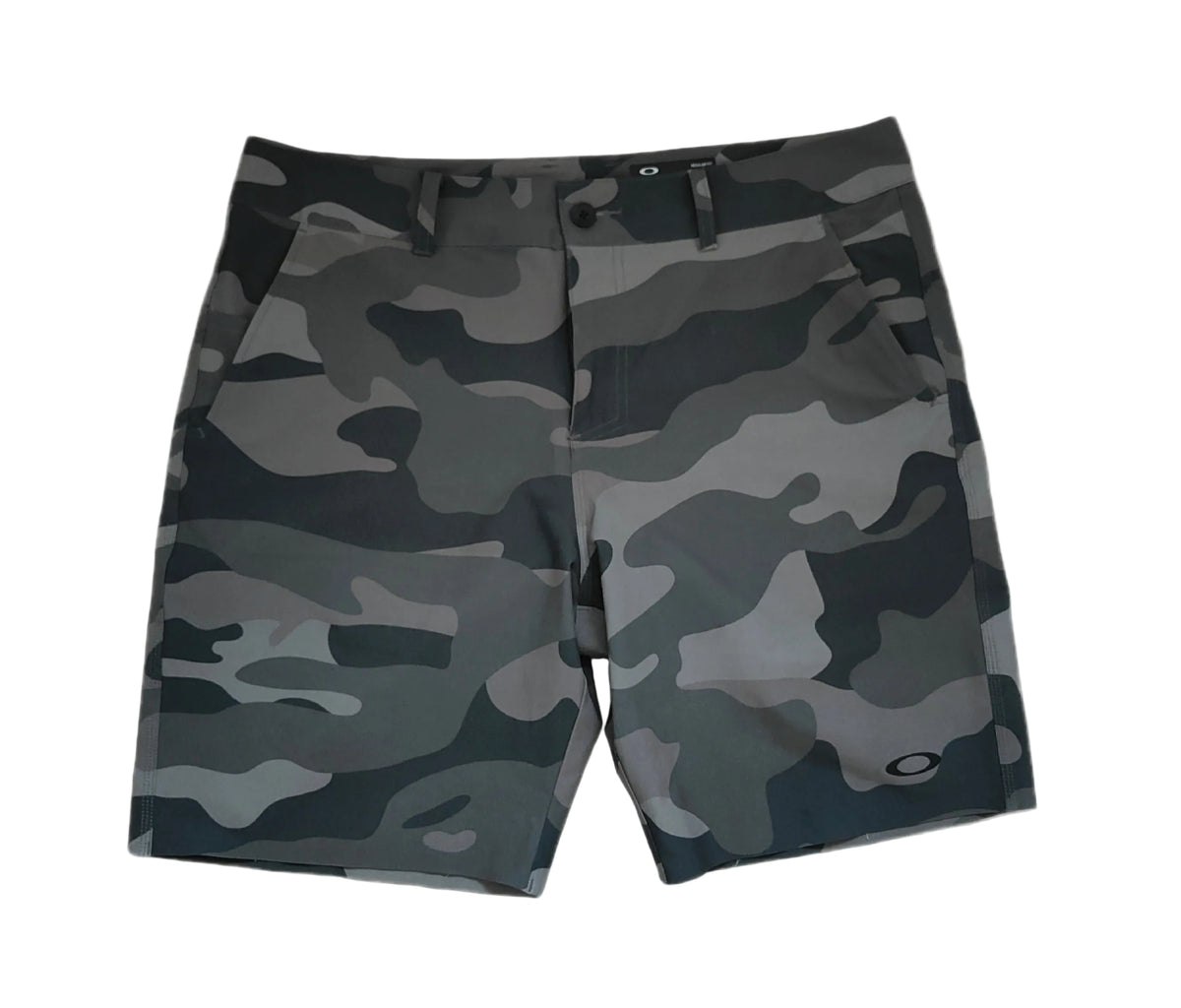 Oakley Camo Shorts – Size 36