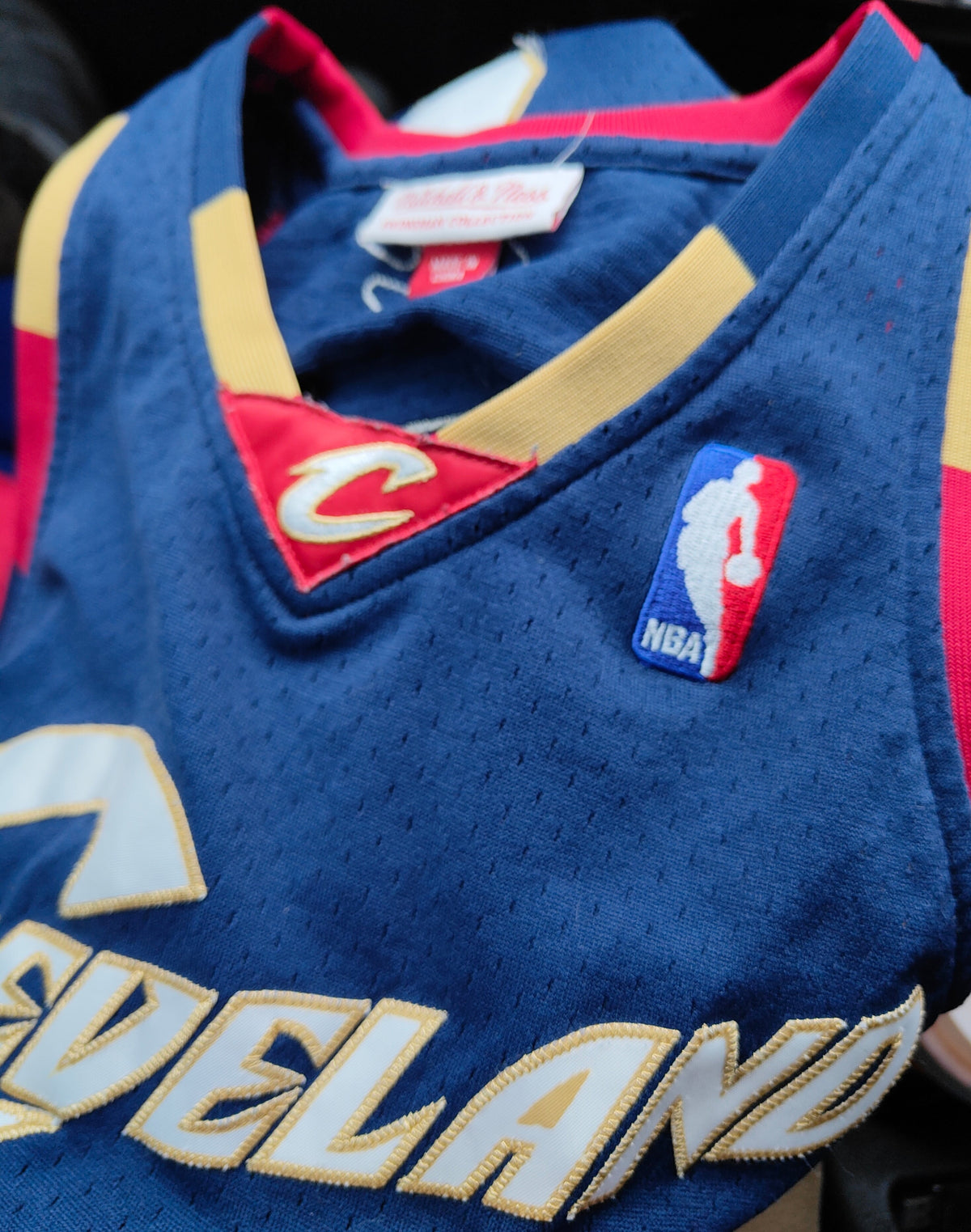 Mitchell & Ness LeBron James Cleveland Cavaliers 2008-09 HWC Swingman Jersey — Men's Small