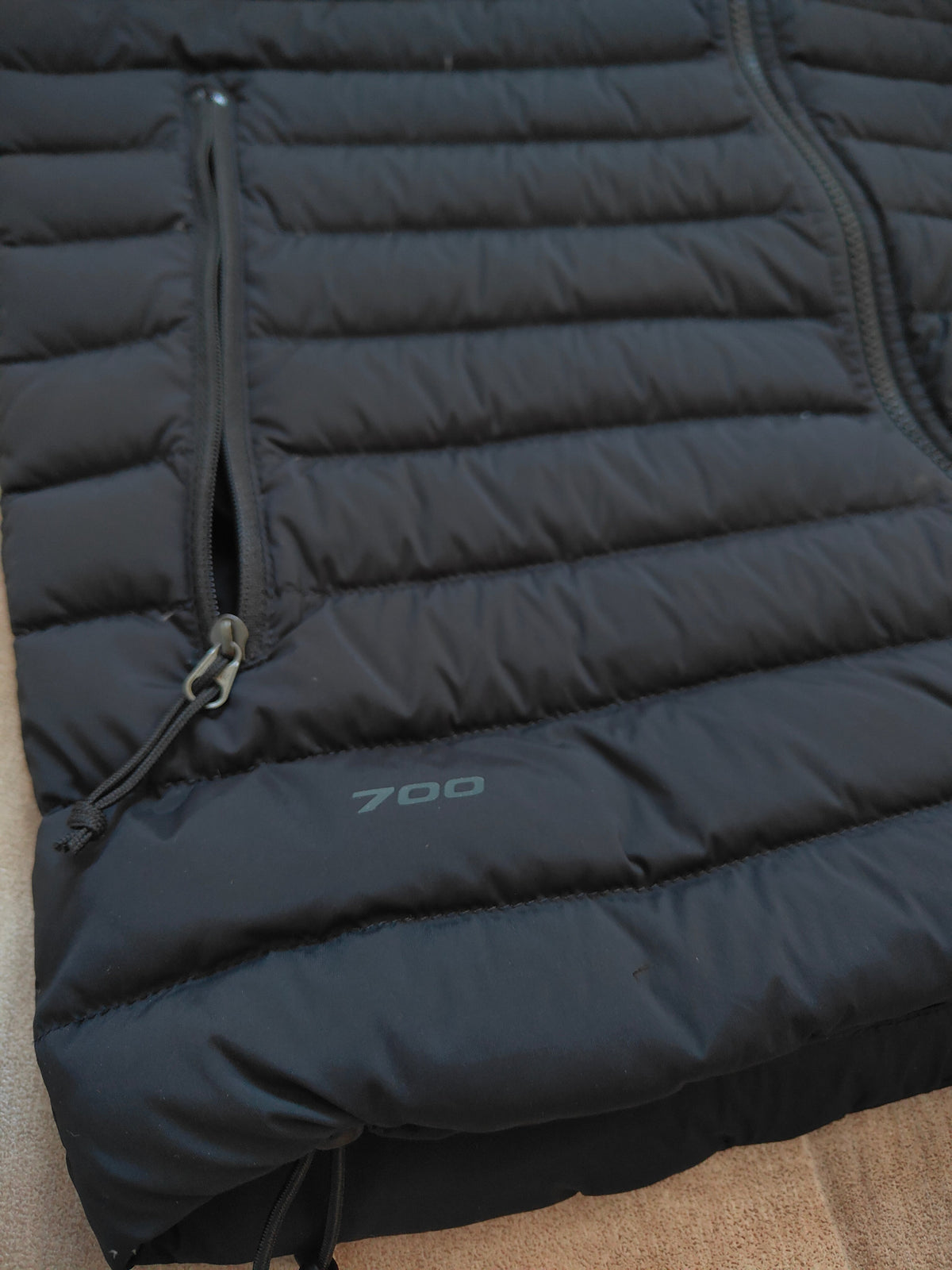 The North Face 700 Down Vest – Men's Small – Black