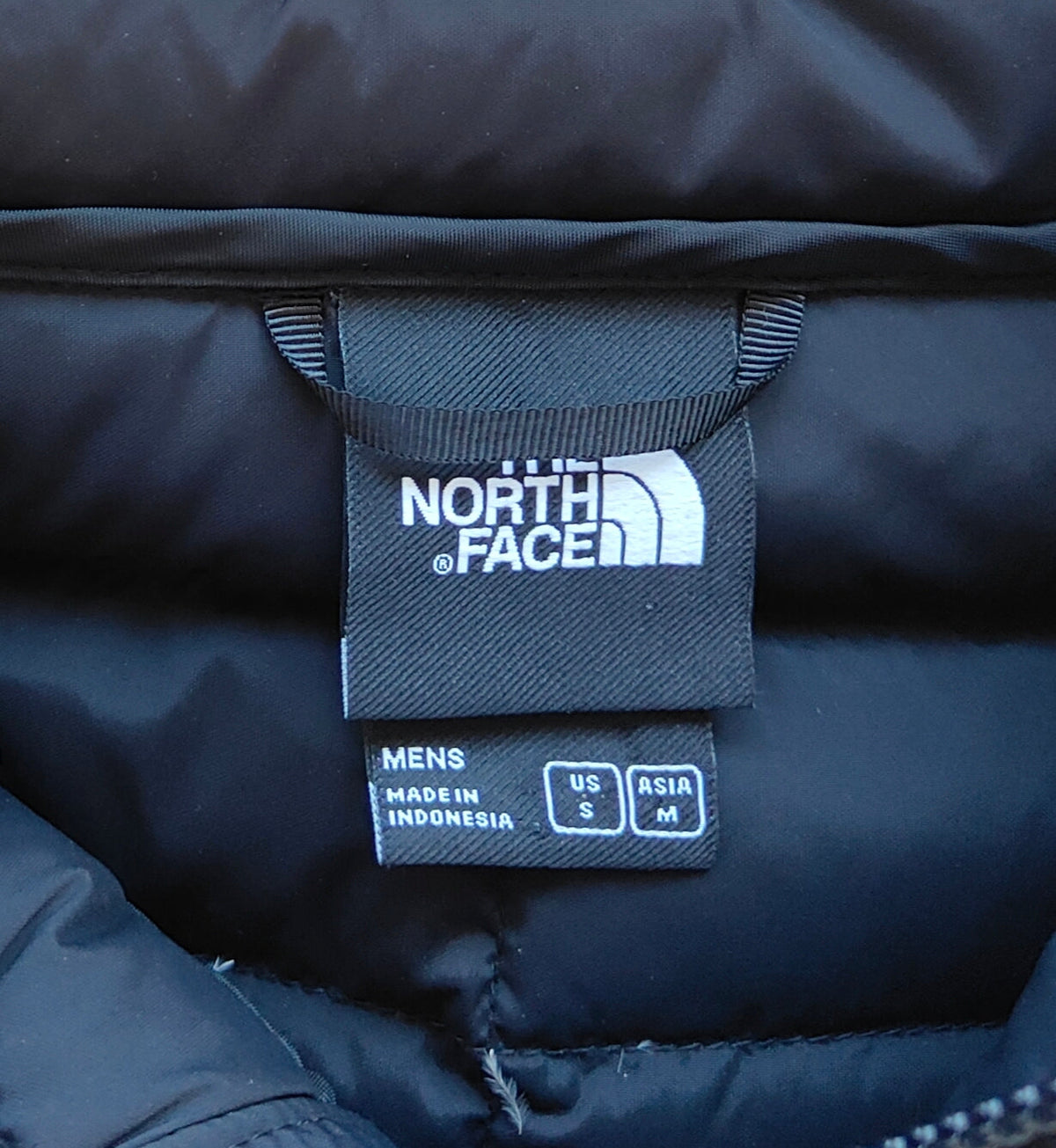 The North Face 700 Down Vest – Men's Small – Black