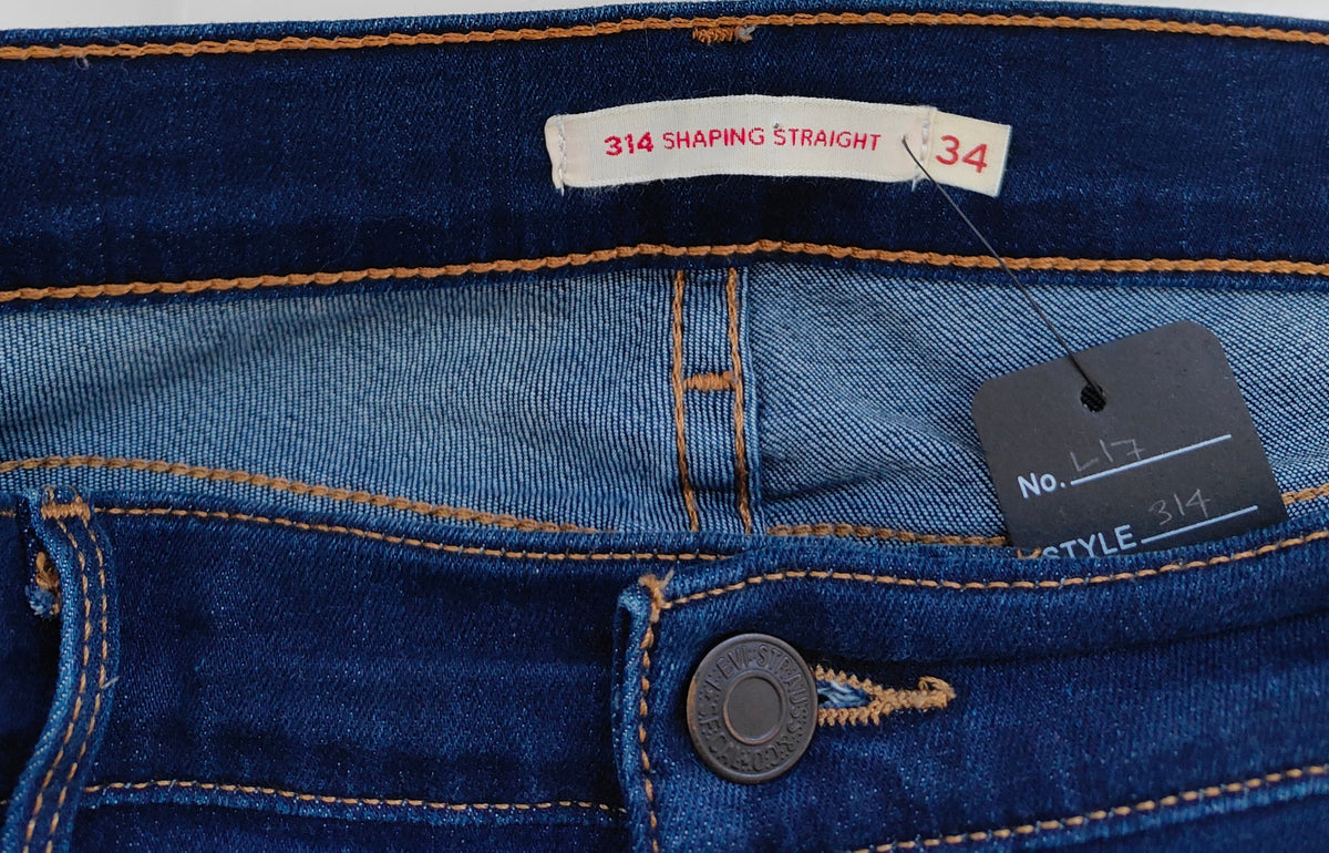 Levi's 314 Shaping Straight Jeans – Dark Indigo. Size 34