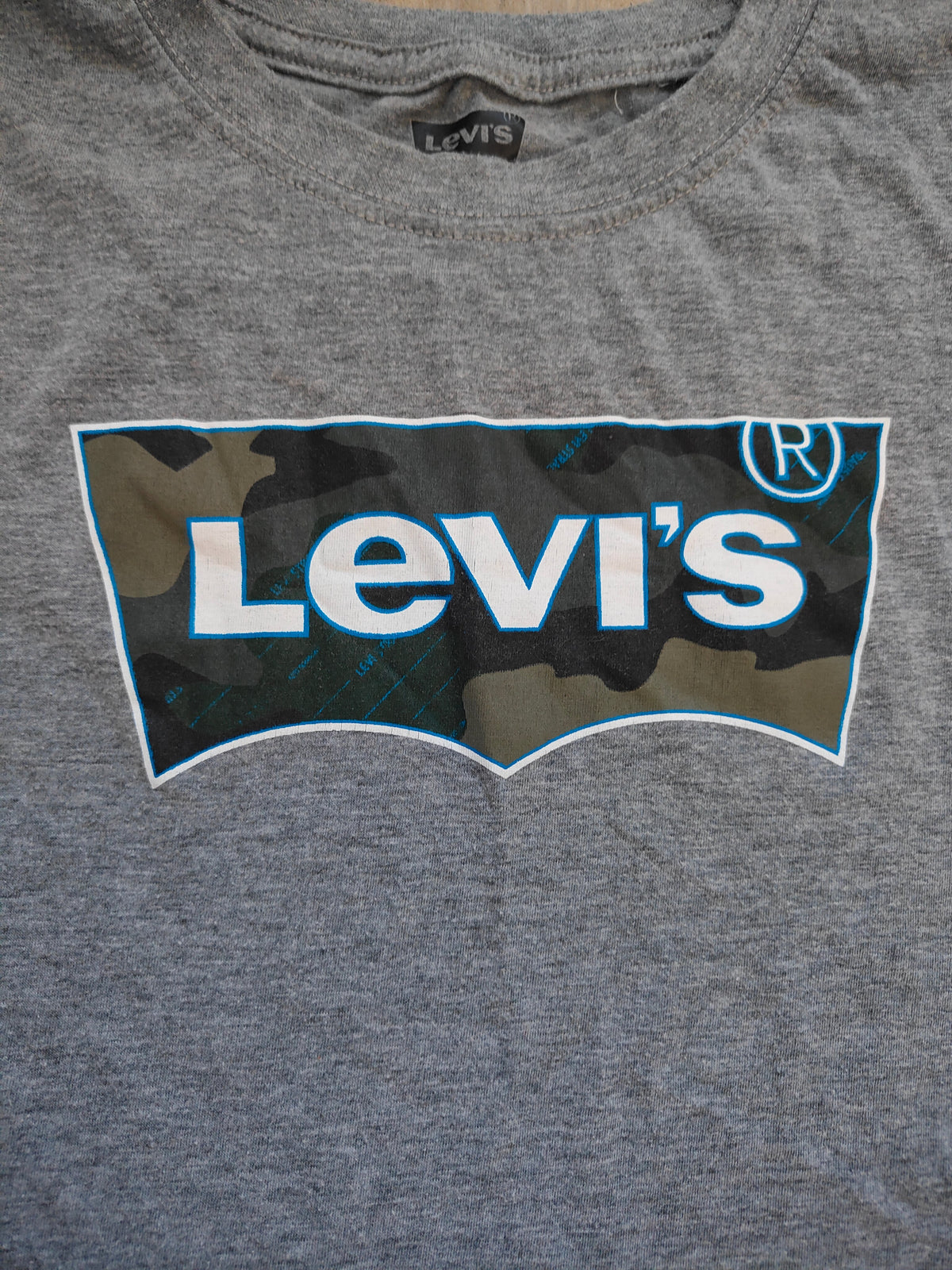 Levi's Camo Batwing Logo Tee — Kids L (12-13 yrs)