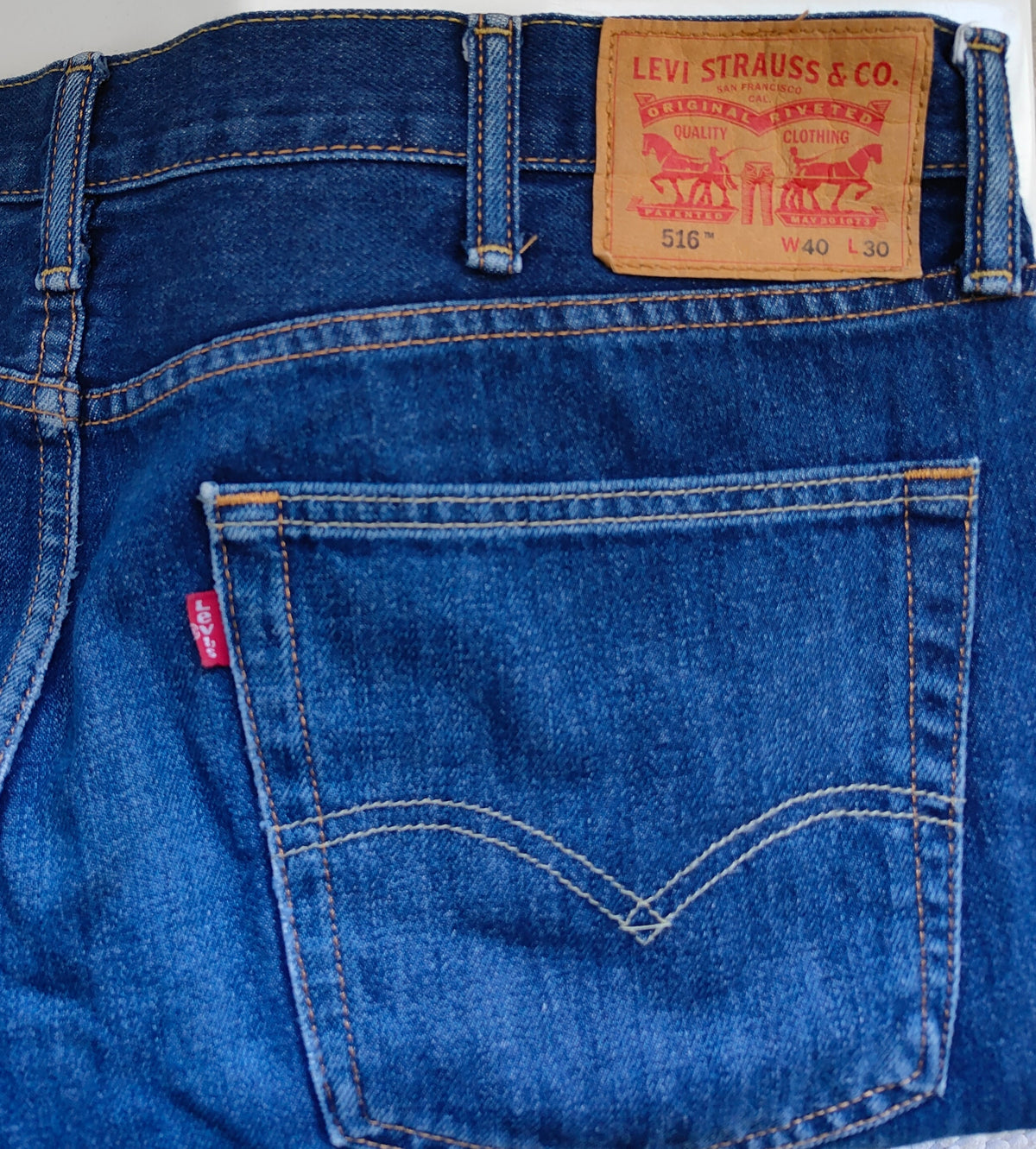 Levi's 516 Slim Straight Jeans — W40 L30 | Medium Wash
