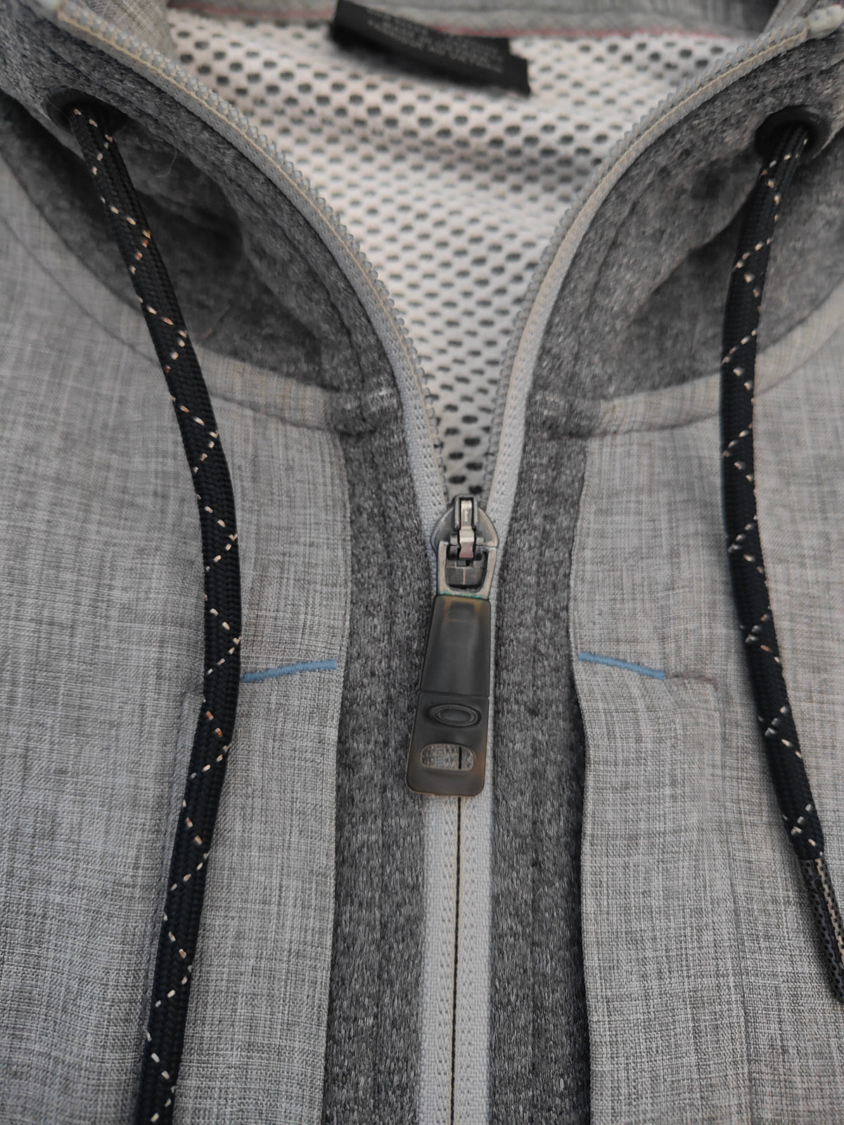 Oakley Slim Fit Technical Hoodie Jacket — Men's L — Grey