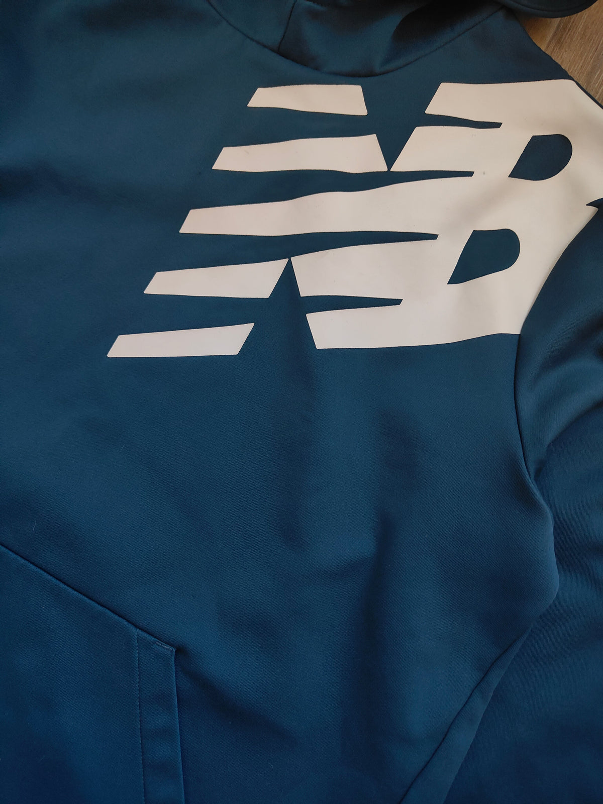 New Balance Oversized NB Graphic Hoodie — M (fits S) — Teal