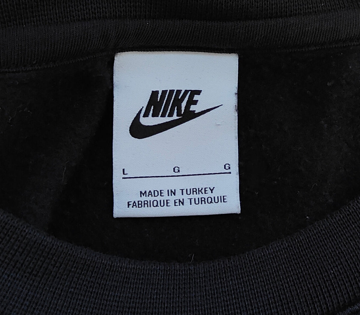 Near New Nike Champions of Sport Crewneck Sweatshirt – Black – Size L –