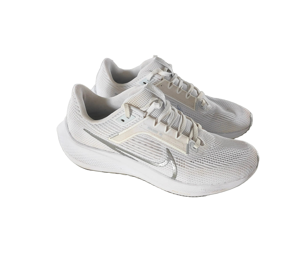Pre-owned Nike Air Zoom Pegasus 11 — White/Silver (Women's US 9.5)