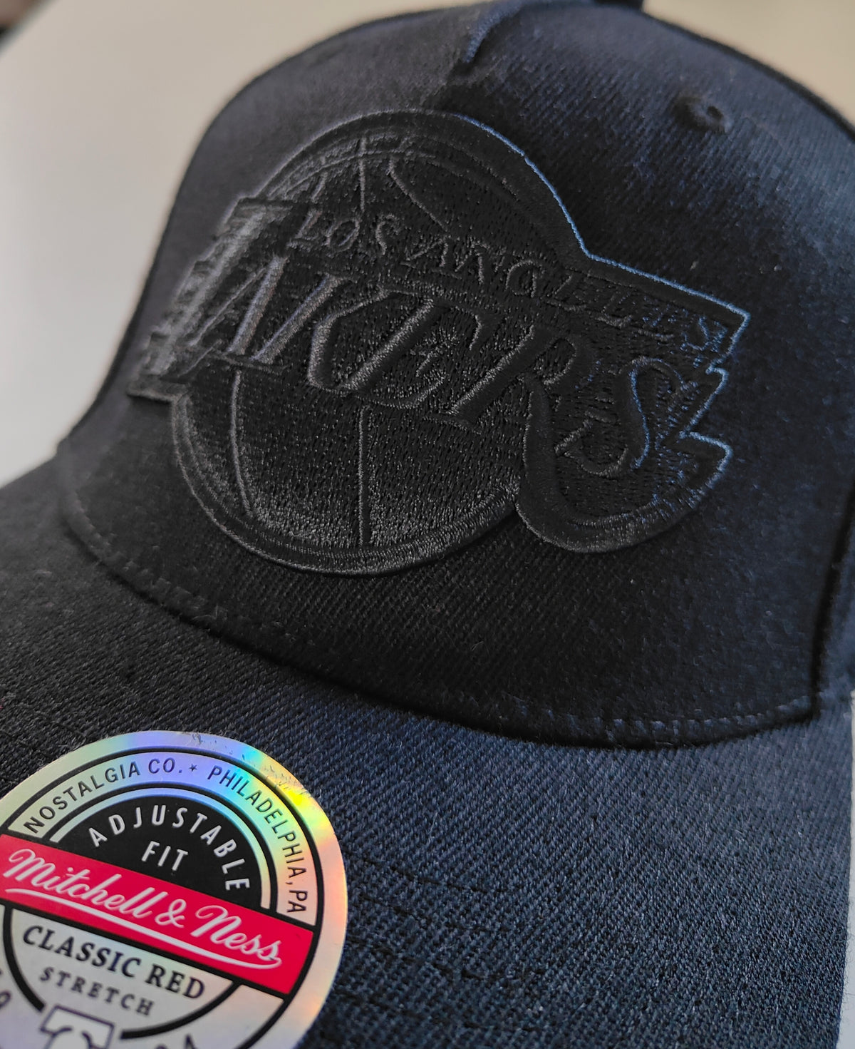 LA Lakers Blackout Snapback – Mitchell & Ness