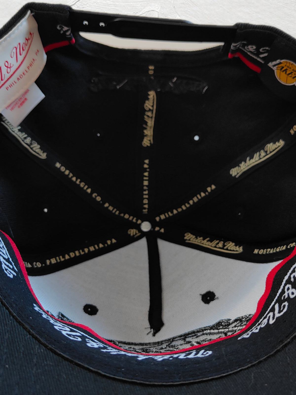 LA Lakers Blackout Snapback – Mitchell & Ness